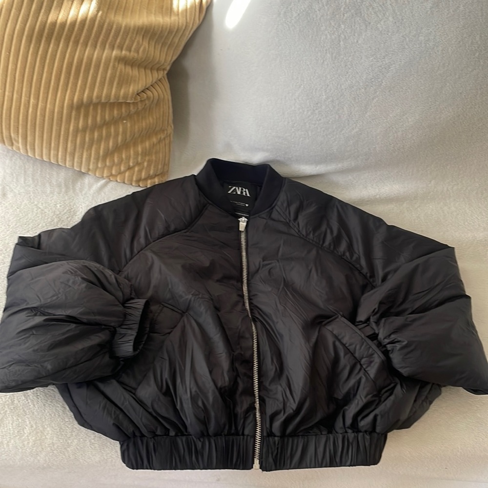 Zara puffy zip-up black jacket
